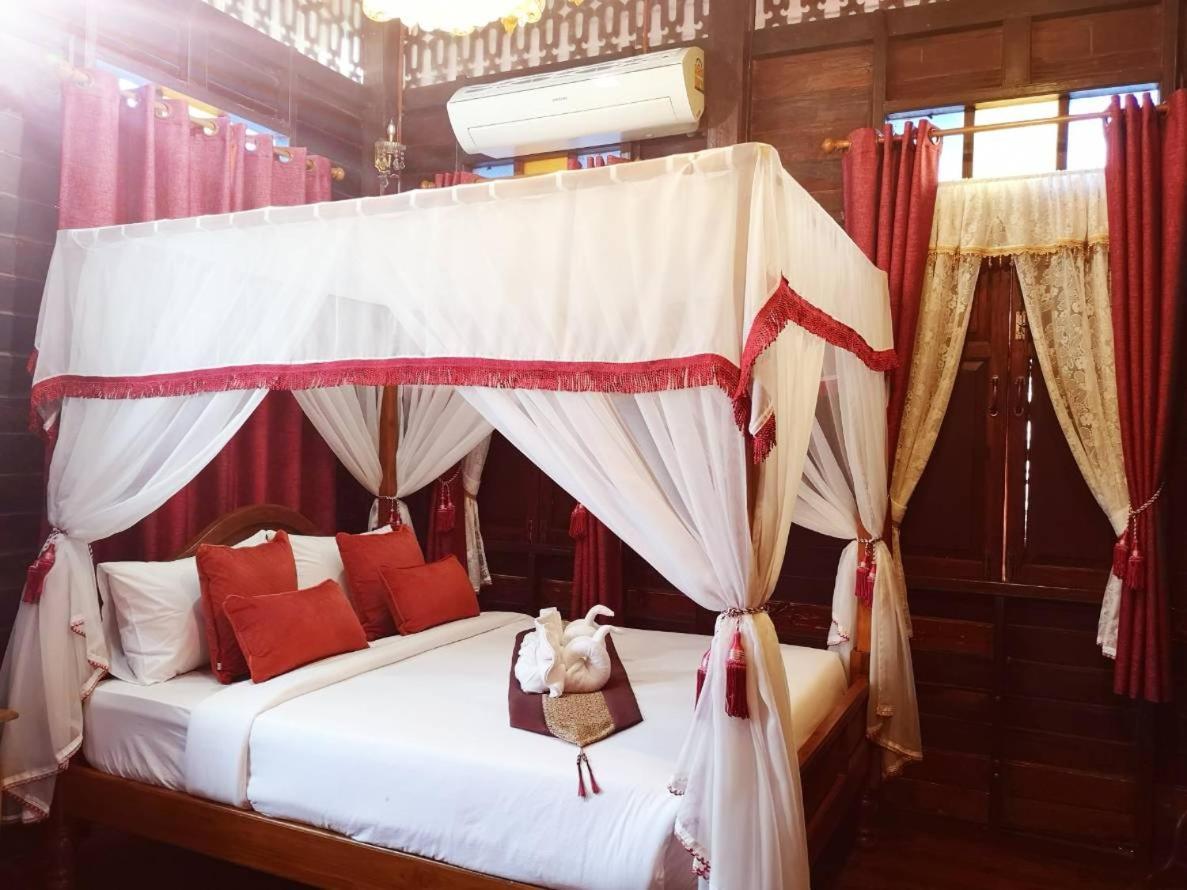 Baan Sithepaban Guesthouse Phitsanulok Exterior foto